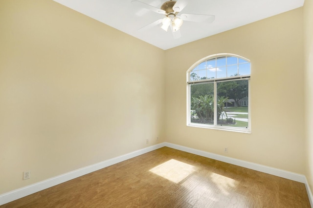 empty room featuring ceiling fan