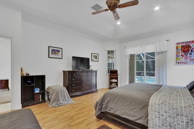 bedroom featuring light hardwood / wood-style floors and ceiling fan