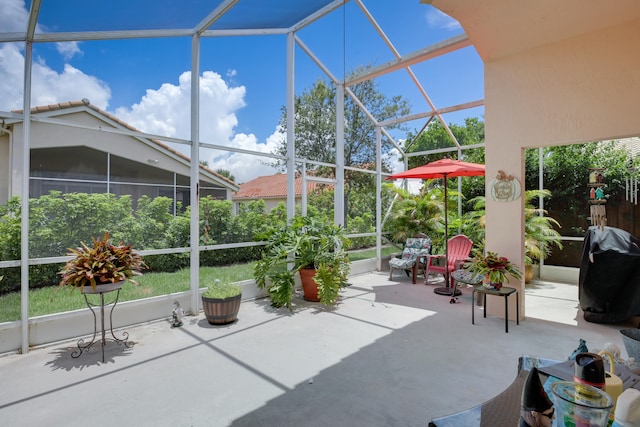 view of unfurnished sunroom