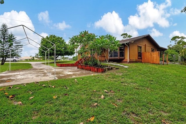 view of yard with a patio