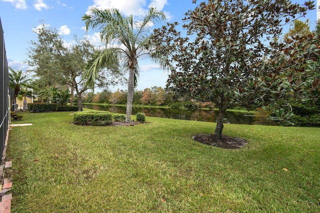 view of yard featuring a water view