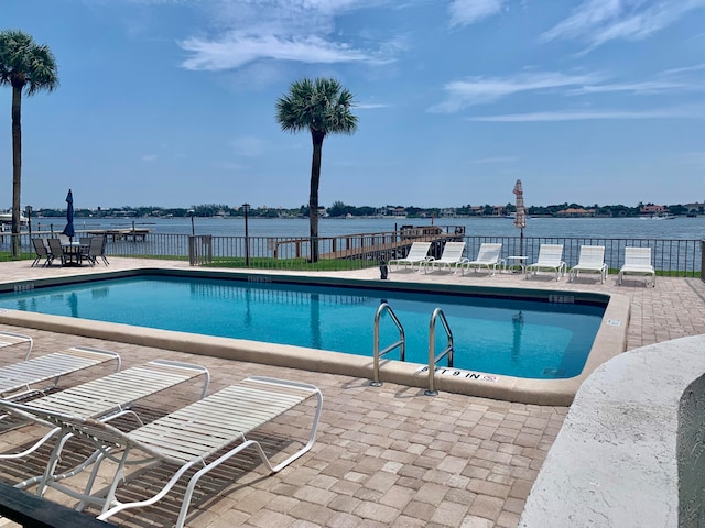 view of swimming pool