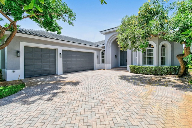 view of front facade featuring a garage