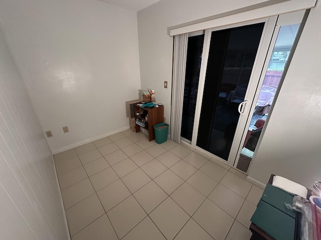 4634 Pine Grove Dr, Delray Beach, FL 33445 - interior space with tile patterned flooring and baseboards