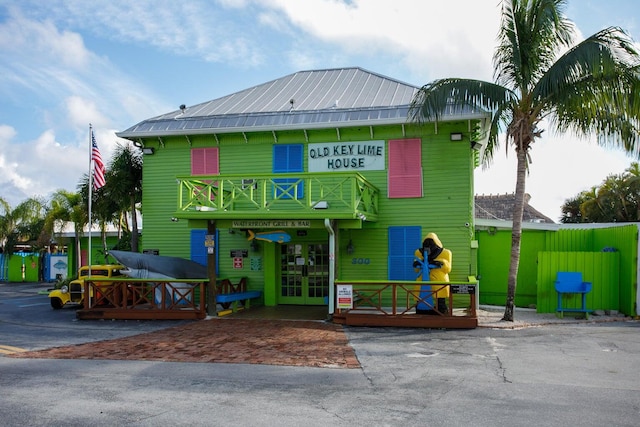 view of building exterior