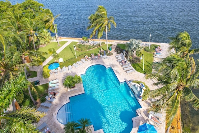 view of swimming pool featuring a patio area