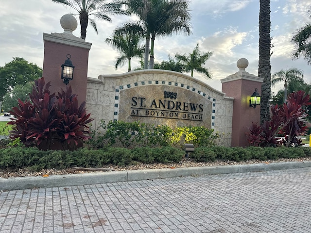 view of community / neighborhood sign