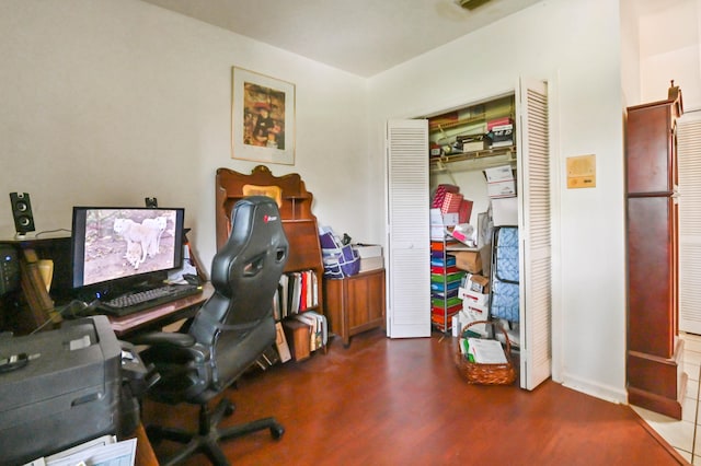 office with hardwood / wood-style flooring