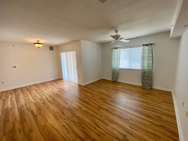 Listing photo 2 for 251 SW Palm Dr SW Unit 105, Port Saint Lucie FL 34986