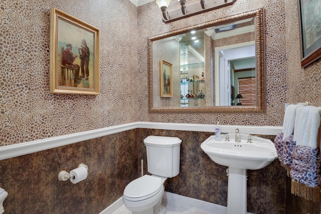 11420 Ohanu Cir, Boynton Beach, FL 33437 - half bath featuring wallpapered walls