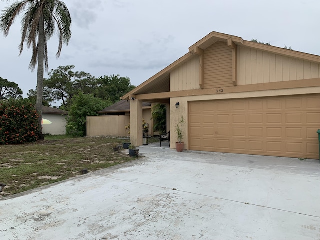 view of front of house featuring a garage