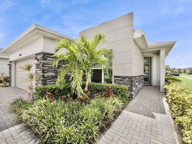 view of front of house featuring a garage