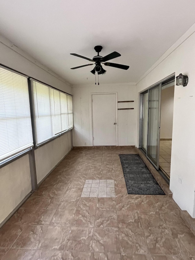 empty room with ceiling fan