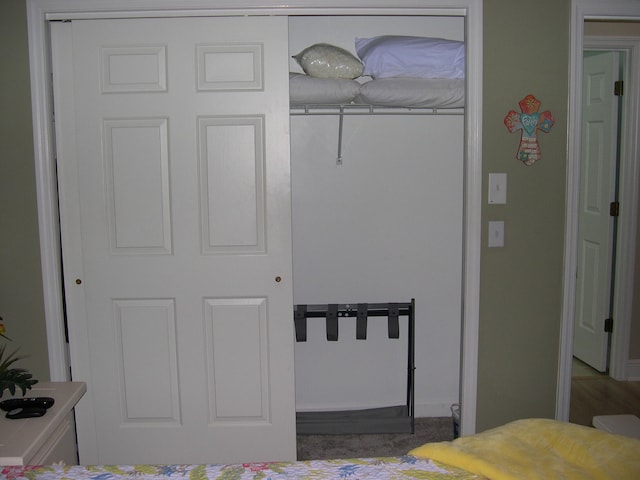 bedroom with a closet