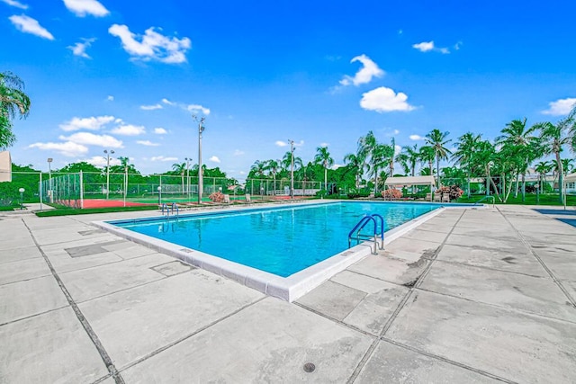 view of swimming pool