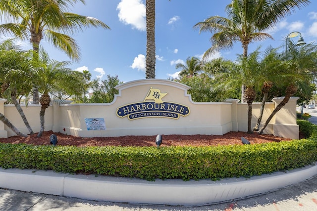 view of community / neighborhood sign