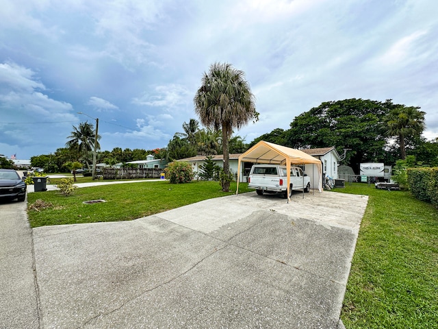 view of front of house featuring a front yard