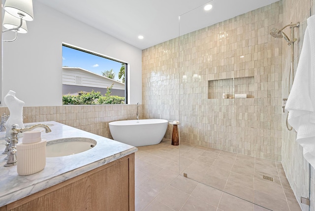 226 NE 11th St, Delray Beach, FL 33444 - living area featuring recessed lighting, light wood-style flooring, baseboards, and a ceiling fan