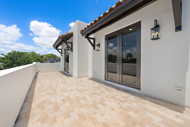226 NE 11th St, Delray Beach, FL 33444 - aerial perspective of suburban area featuring property parcel outlined and a pool