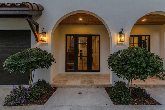 226 NE 11th St, Delray Beach, FL 33444 - hall featuring light wood-style floors, arched walkways, baseboards, stairway, and recessed lighting