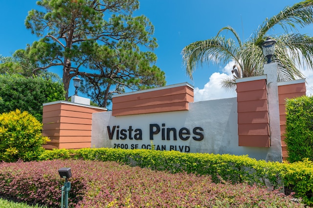 view of community / neighborhood sign