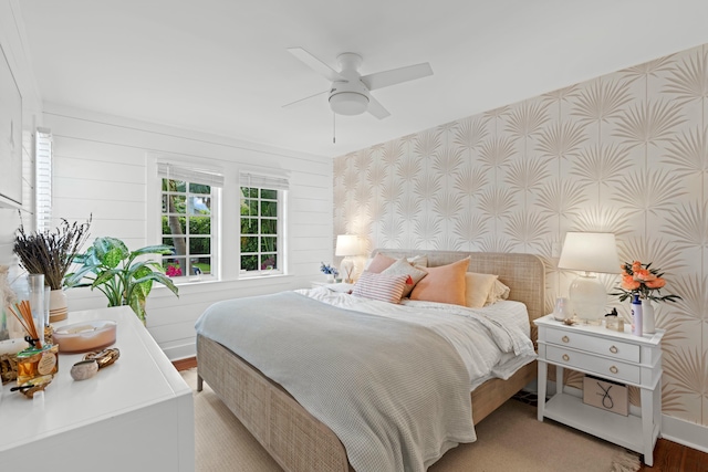 bedroom with ceiling fan