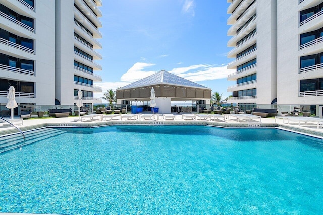 view of swimming pool