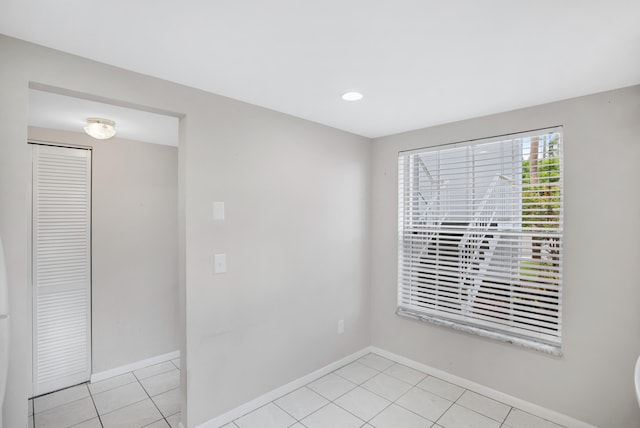 dining area featuring light hardwood / wood-style flooring and ceiling fan