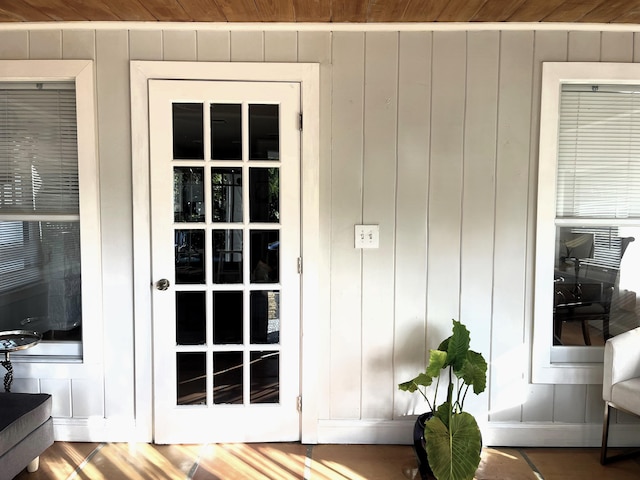 property entrance featuring cooling unit