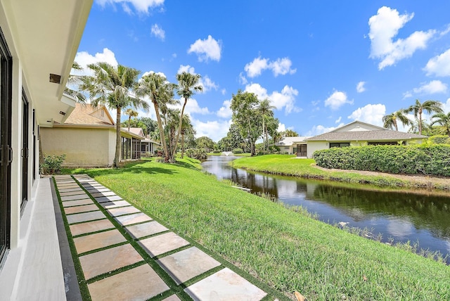 view of yard featuring a water view