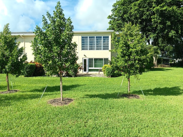 exterior space featuring a yard