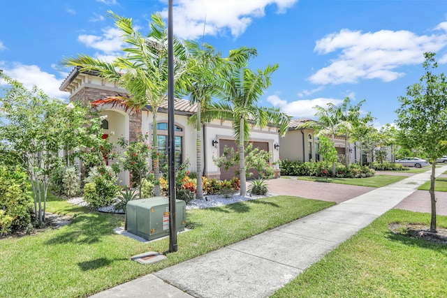 exterior space featuring a front yard