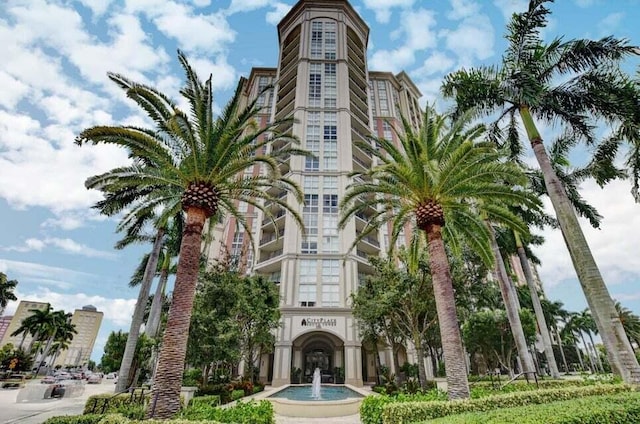 view of building exterior