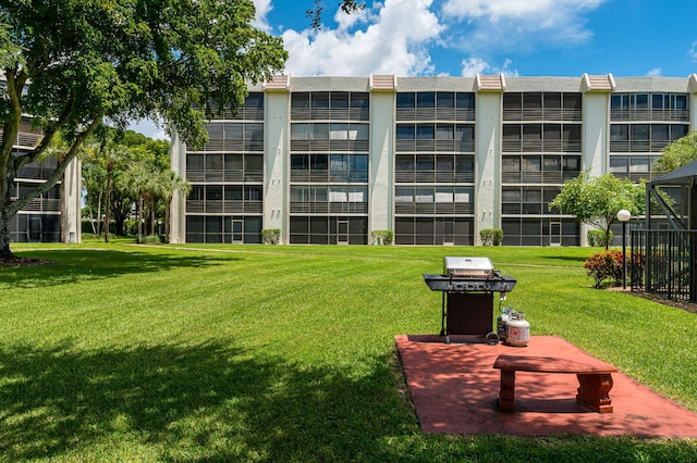 exterior space featuring a lawn