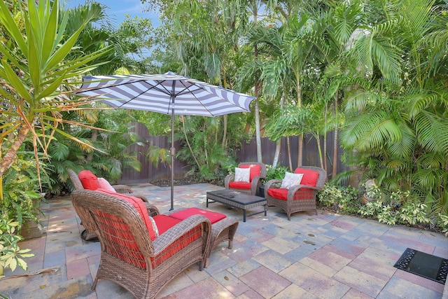 view of patio with an outdoor hangout area