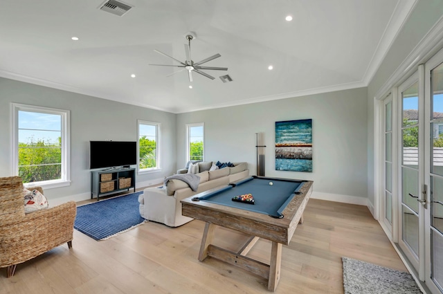 recreation room with crown molding, light wood-type flooring, ceiling fan, and pool table