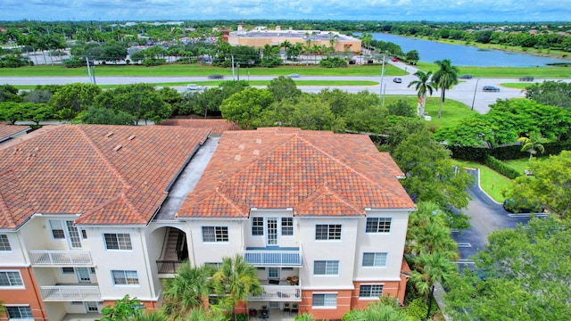 bird's eye view with a water view