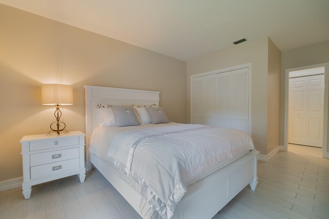 bedroom featuring a closet