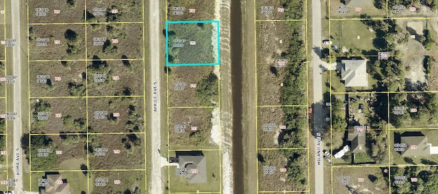 Listing photo 3 for 713 Aprile Ave, Lehigh Acres FL 33974