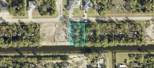 934 Alcalde St E, Lehigh Acres, FL 33974