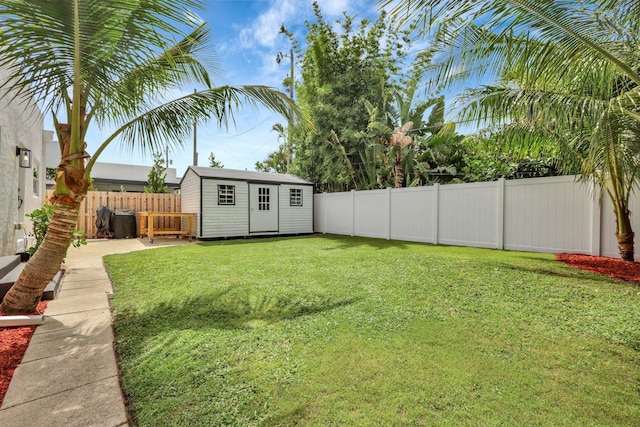 view of yard with a shed