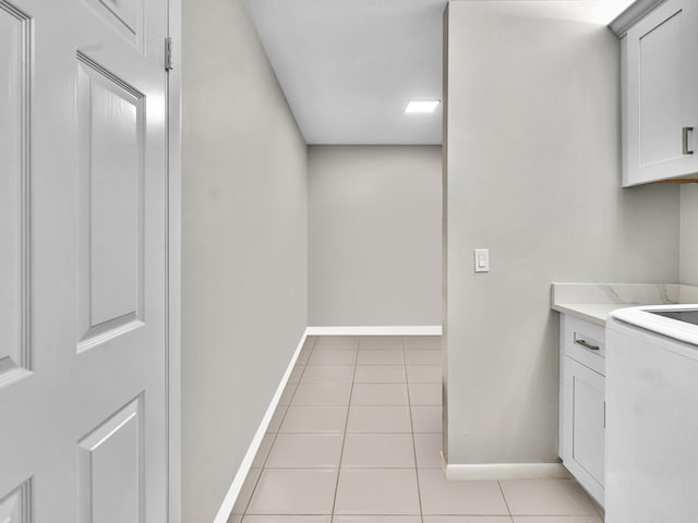 washroom featuring light tile patterned floors