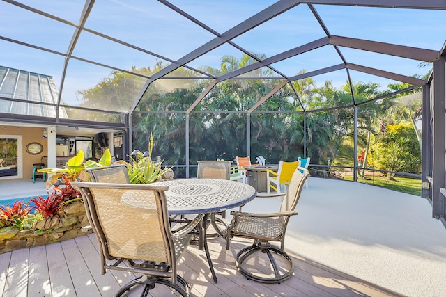 deck with a lanai