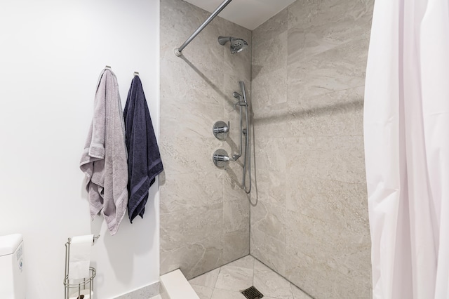 bathroom featuring curtained shower