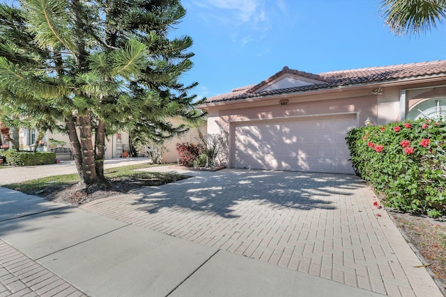 view of front of house featuring a garage