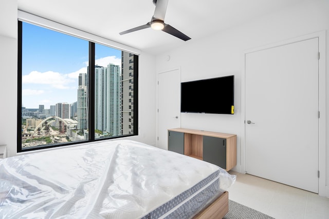 bedroom with ceiling fan