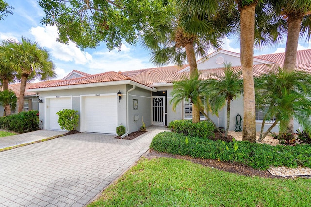 view of front of house featuring a garage