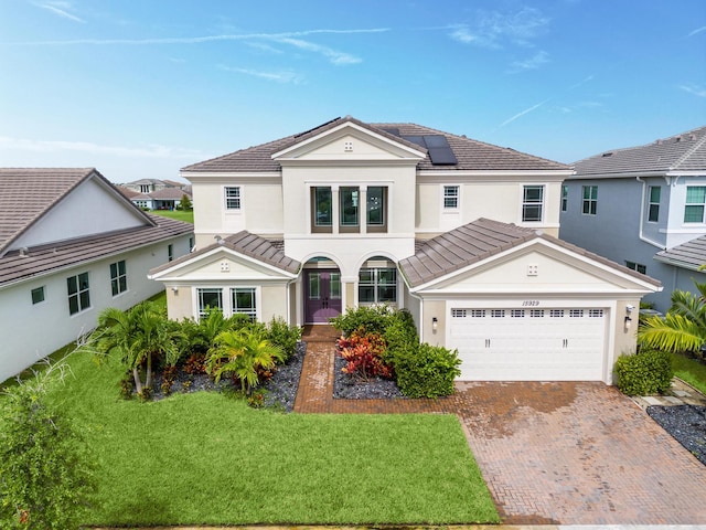 view of front of property with a front yard