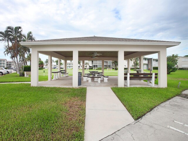 320 Horizons W Unit 103, Boynton Beach, FL 33435 - surrounding community featuring a gazebo and a lawn