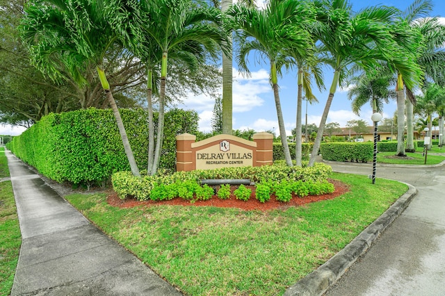 view of community / neighborhood sign